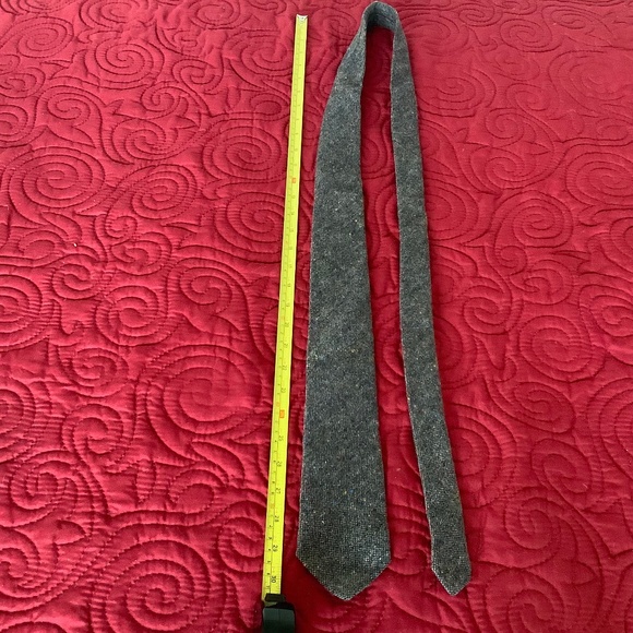 Vintage KEVIN & HOWLIN Wool Necktie  Woven in Ireland - Picture 1 of 5